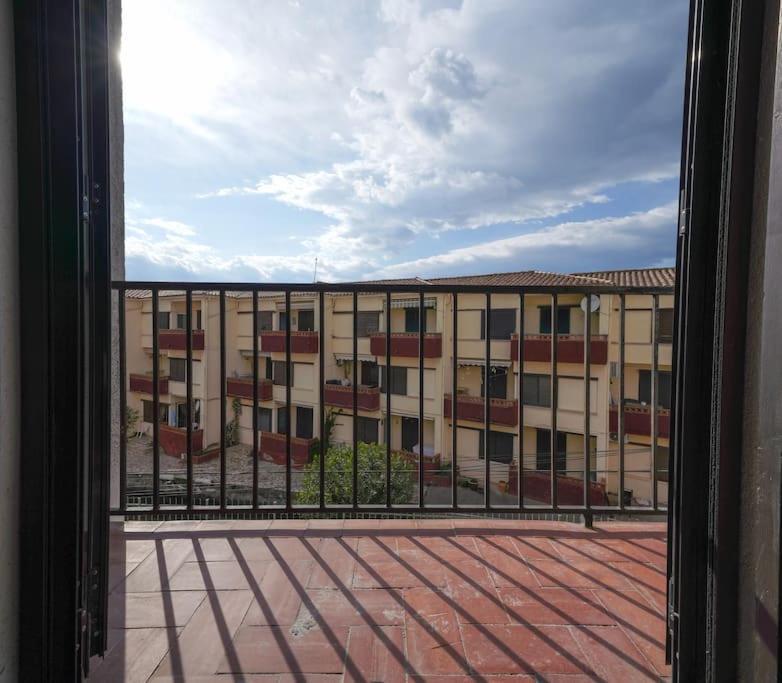 Bonito Apartamento Equipado, Cerca De La Playa エンプリアブラバ エクステリア 写真