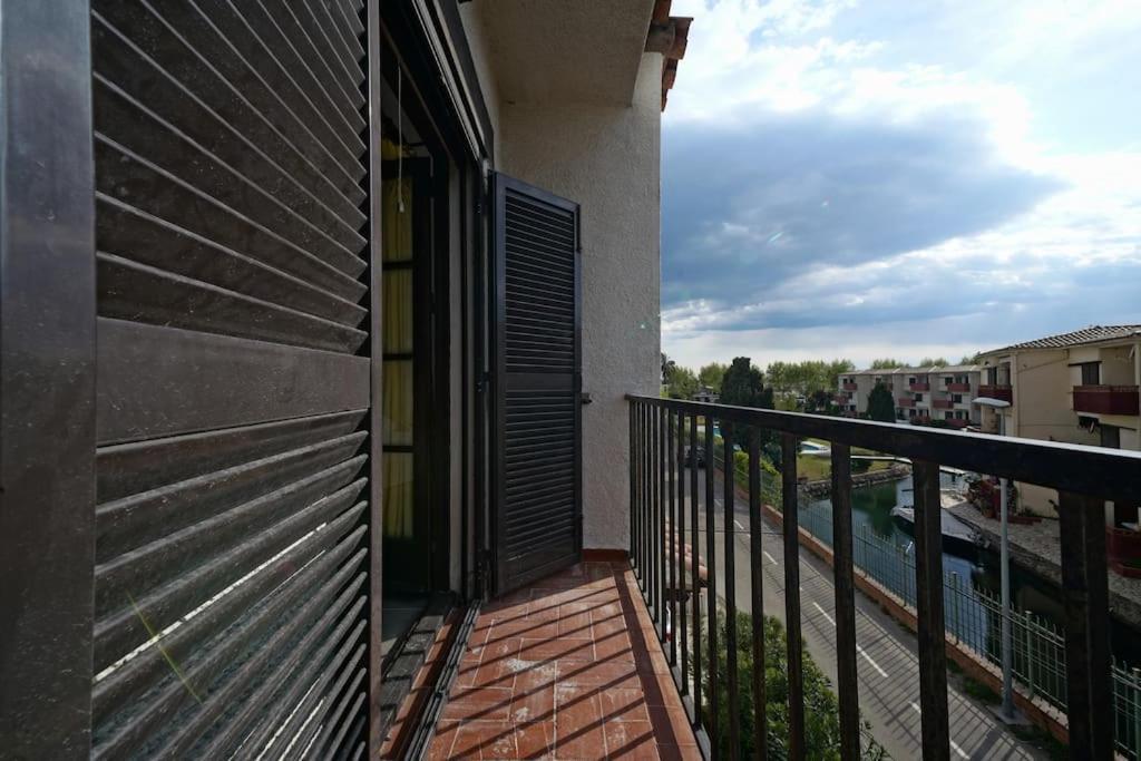 Bonito Apartamento Equipado, Cerca De La Playa エンプリアブラバ エクステリア 写真